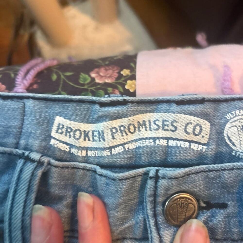 Broken promises jeans size 30 - Picture 2 of 7